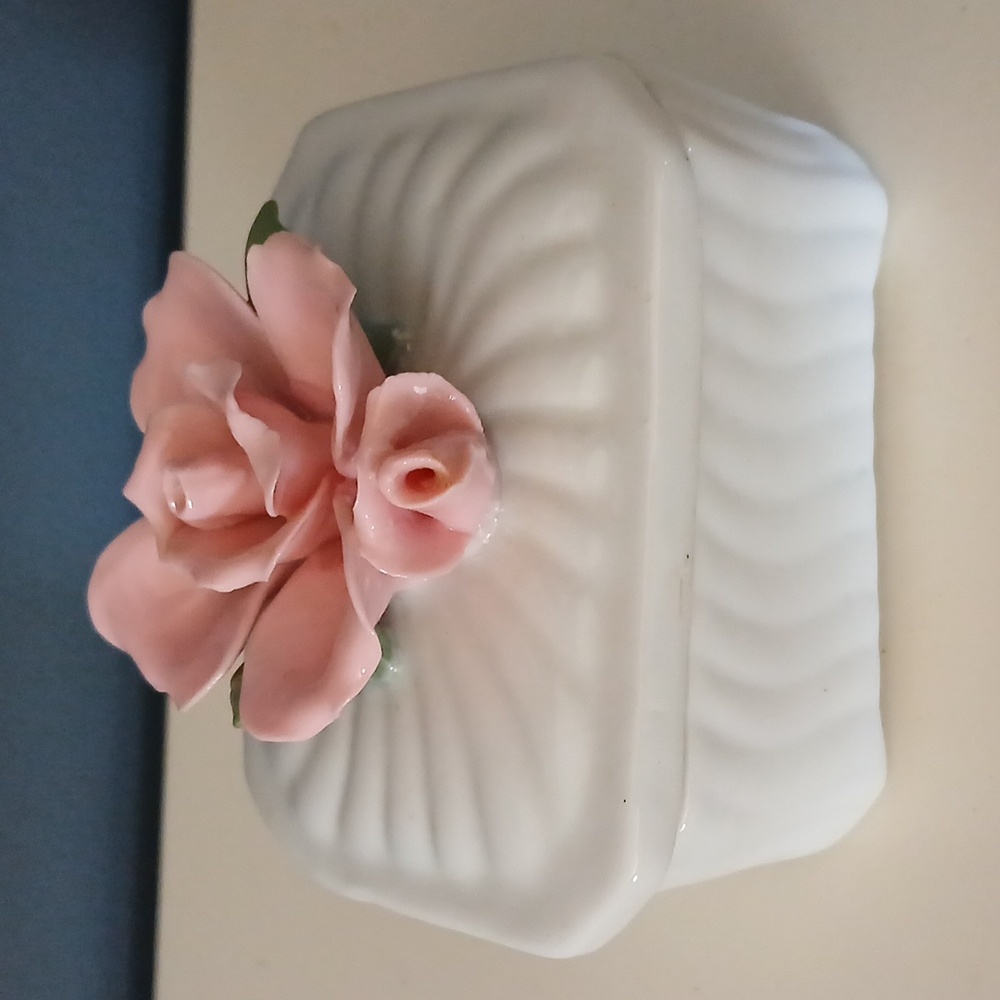 VTG Ceramic Trinket Box